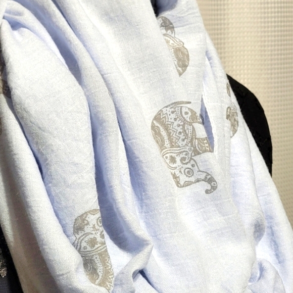 Elephant Infinity Scarf - Picture 2 of 9